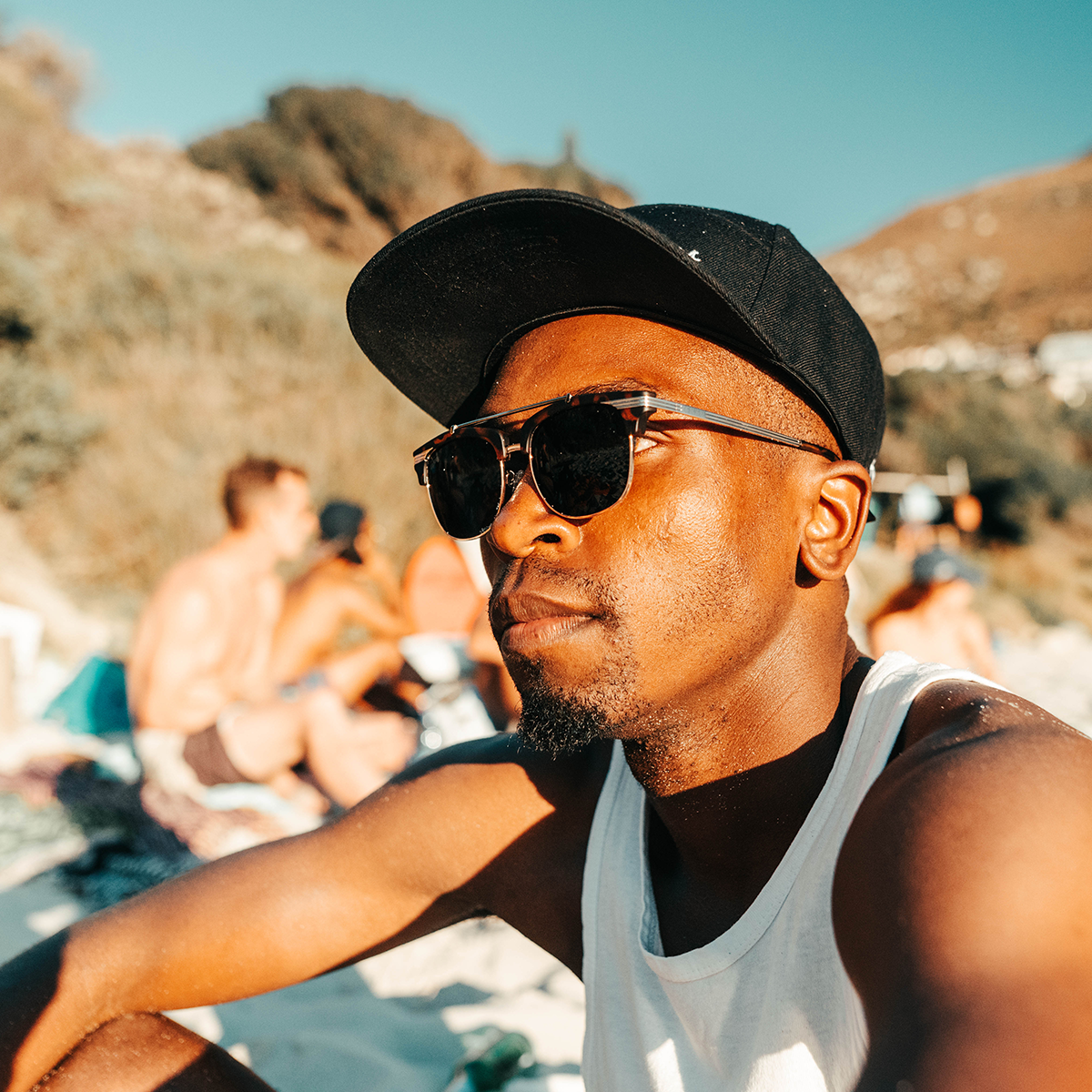 Tortoise Shell Gold - Jet Black Lens Polarized - Castaway  display picture 3
